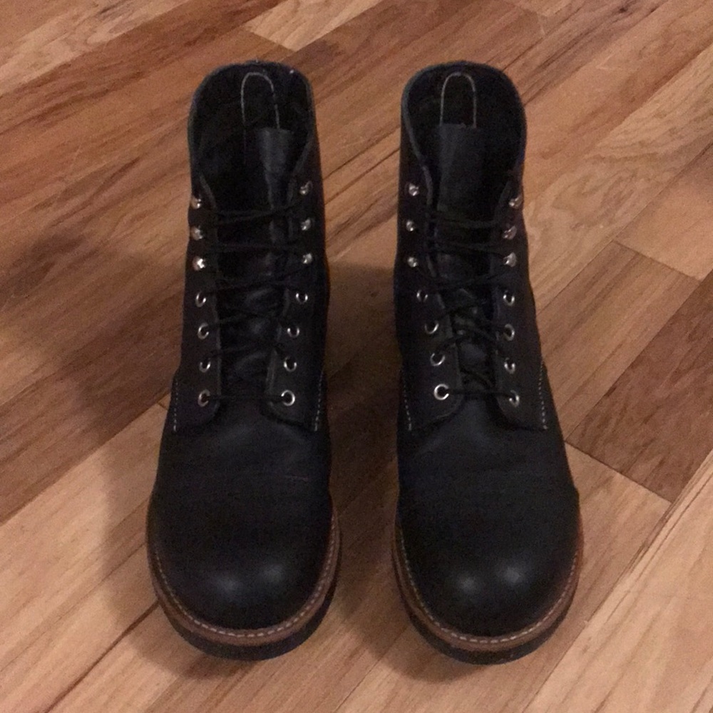 Red Wing Heritage 8114 6-Inch Iron Ranger Boot